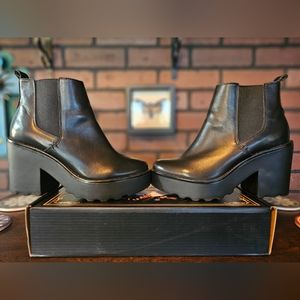 Steve Madden Gretta Black Platform Booties